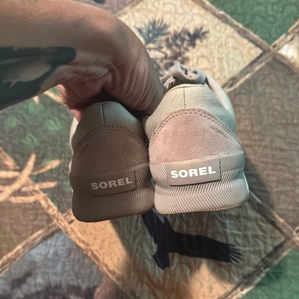 Sorel women’s sneaker grey